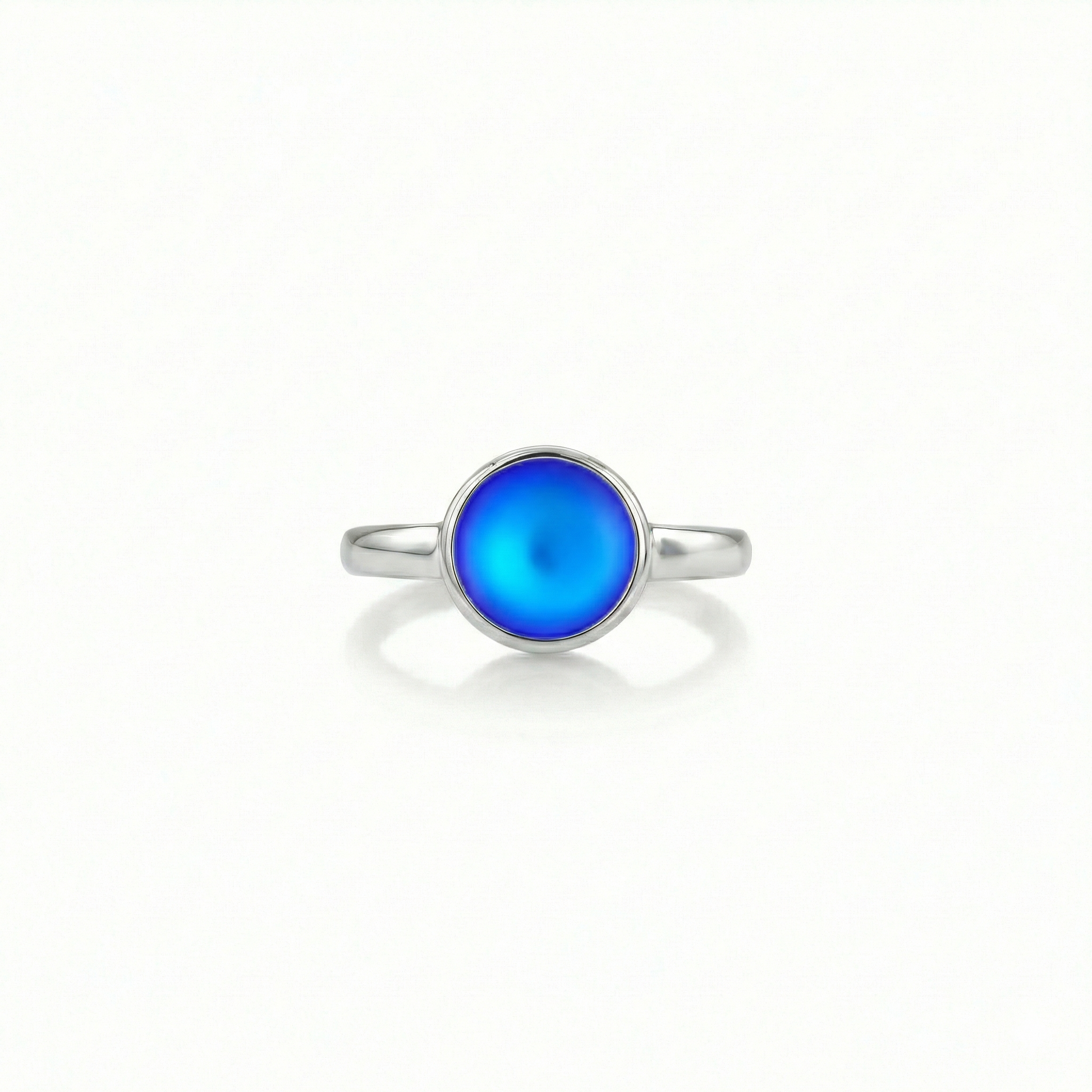 
Classic Ring crafted from solid sterling silver, this ring combines quality with style with 9mm frosted blue stone.