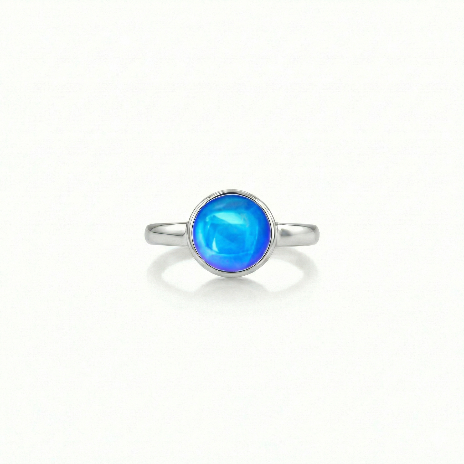 Classic Ring crafted from solid sterling silver, this ring combines quality with style with 9mm polished blue stone.