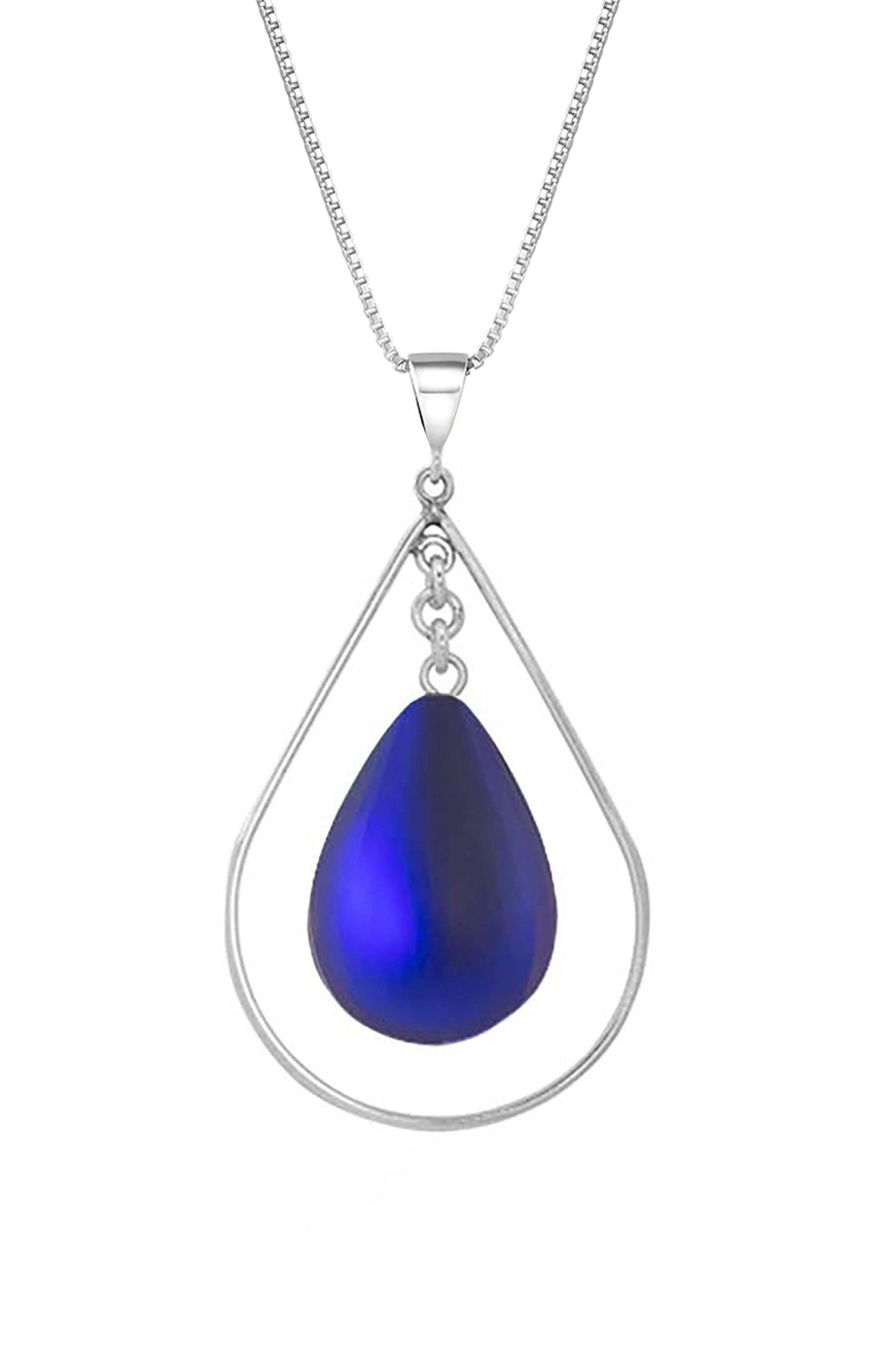 Drop with Loop Pendant is a classic design that elegantly radiates with frosted violet pendant. It comes with an 18" .7mm sterling silver box chain, ensuring a complete and polished look.