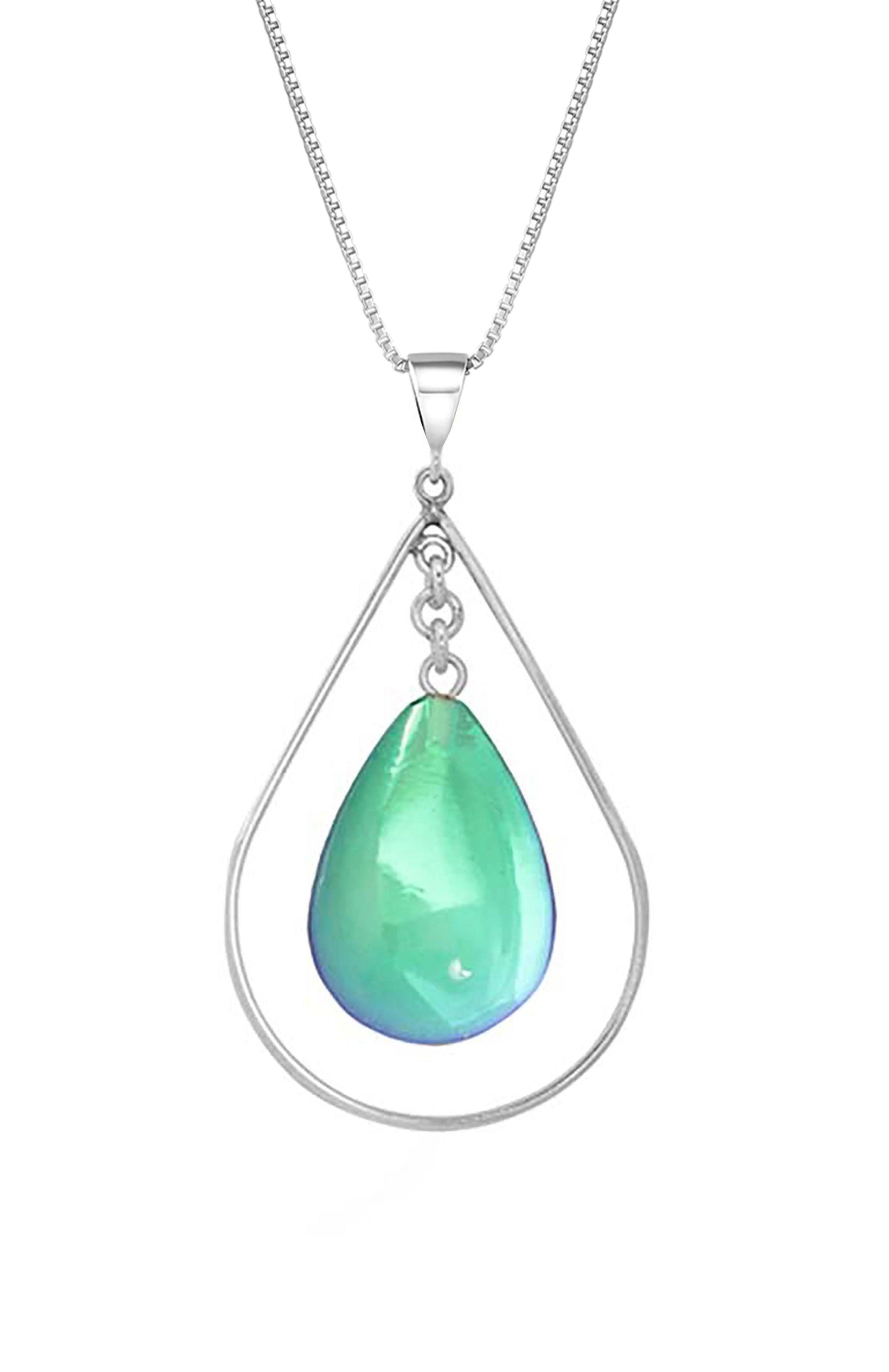 Drop with Loop Pendant is a classic design that elegantly radiates with polished green pendant. It comes with an 18" .7mm sterling silver box chain, ensuring a complete and polished look.