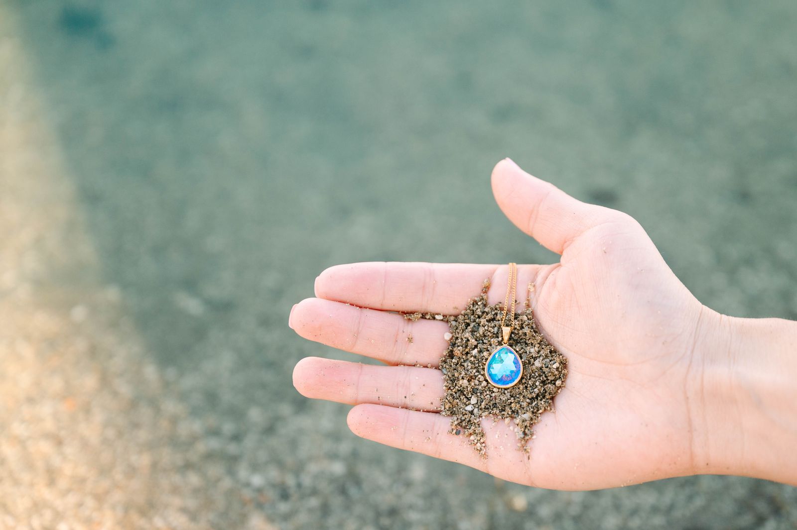 Teardrop Crystal Pendant, a beautifully designed piece that exudes sophistication and grace. This elegant pendant, shaped like a delicate teardrop, is perfect for adding a touch of sparkle to your everyday ensemble or an enchanting shimmer to your evening wear